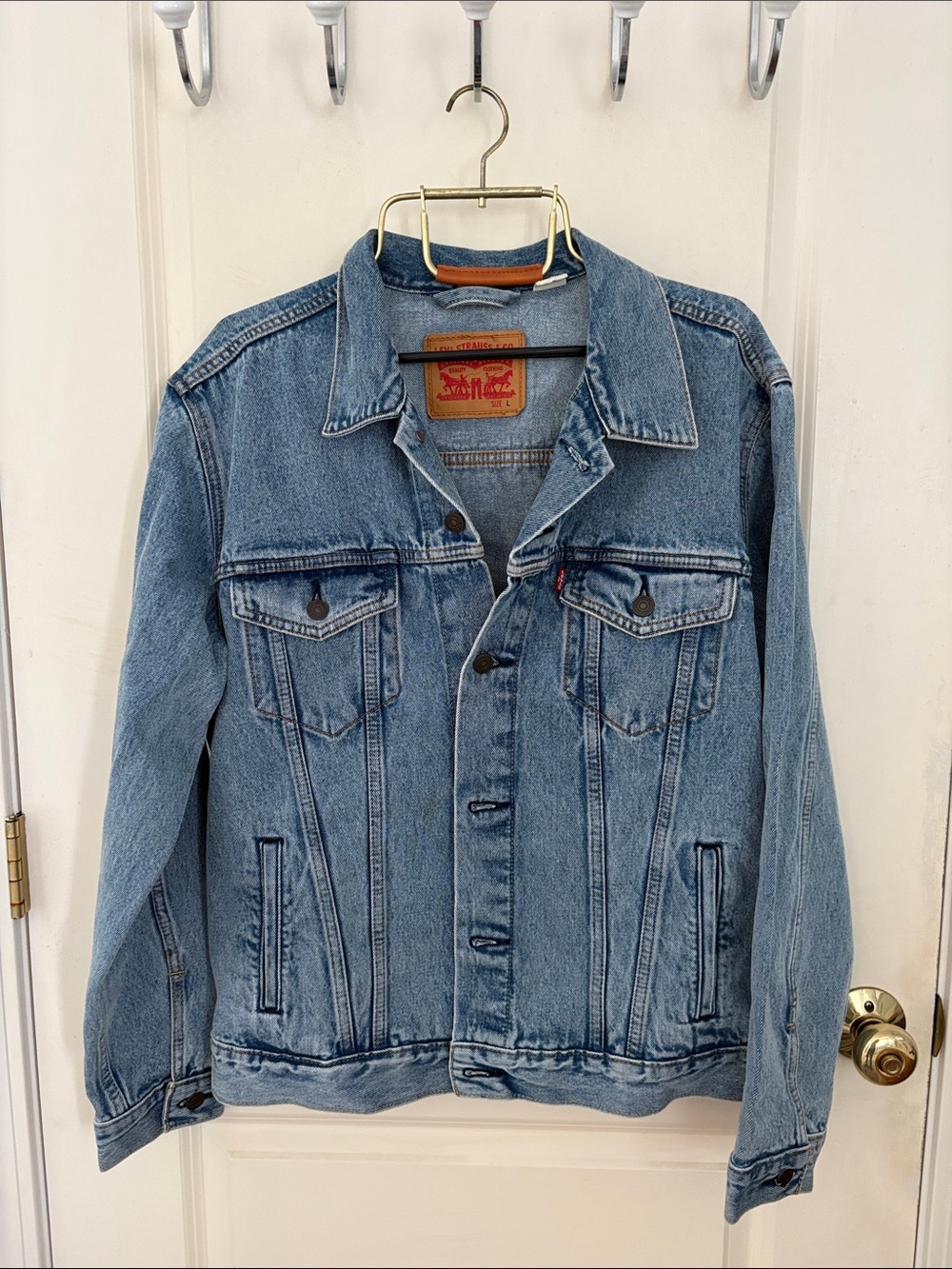 Levi's Light Blue Denim Jacket - Classic Trucker Style